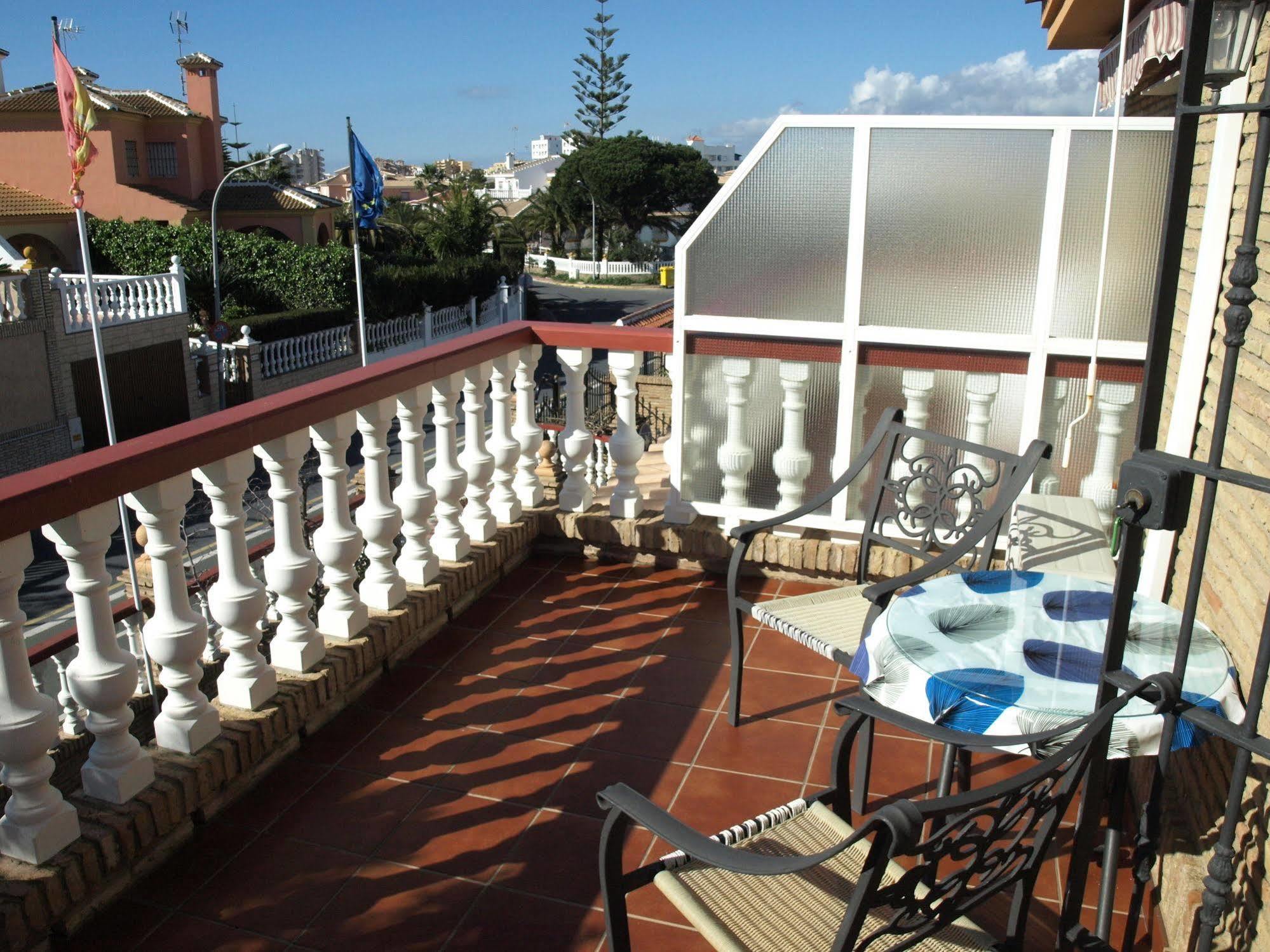 Victoria Hotel Matalascanas Exterior photo